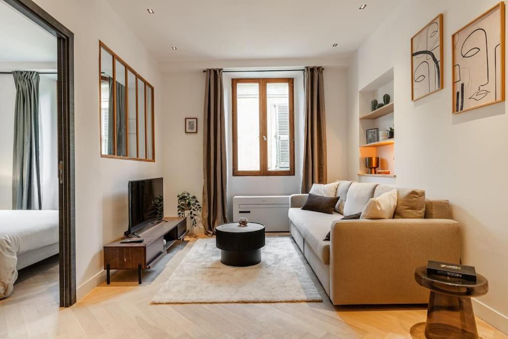 Appartement Charme Et Modernite Au Coeur Du Vieux Nice